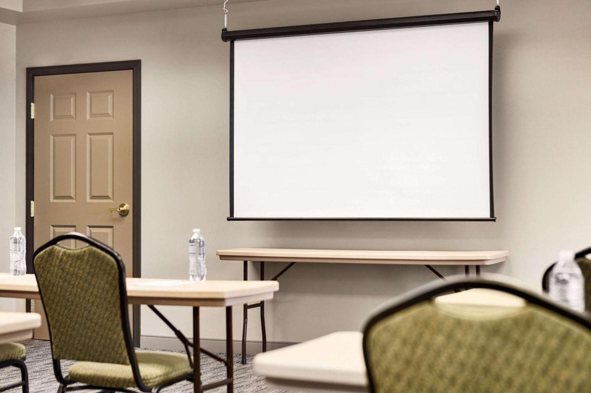 Country Inn & Suites By Radisson, St Cloud East, Mn Saint Cloud Dış mekan fotoğraf