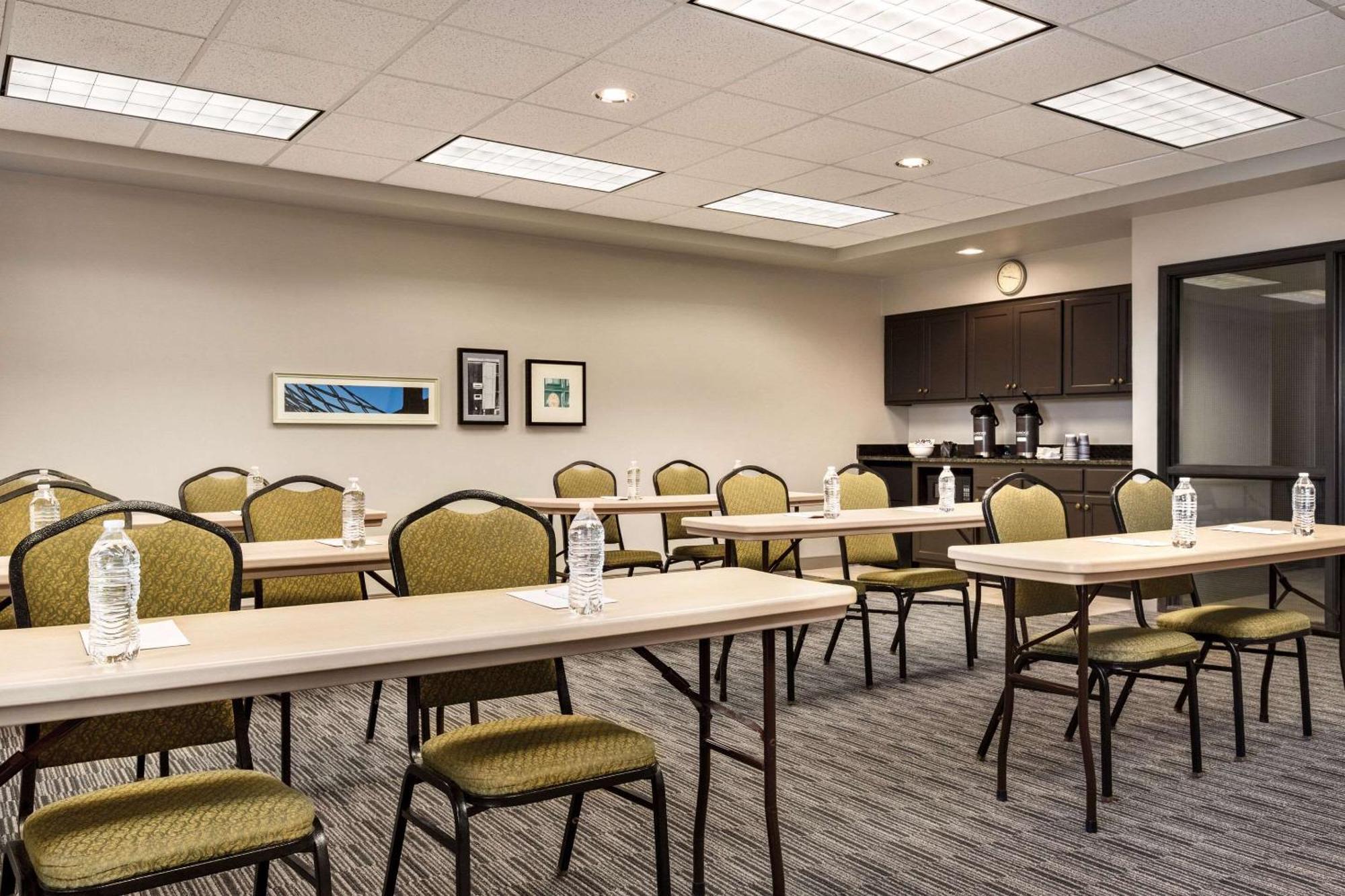 Country Inn & Suites By Radisson, St Cloud East, Mn Saint Cloud Dış mekan fotoğraf