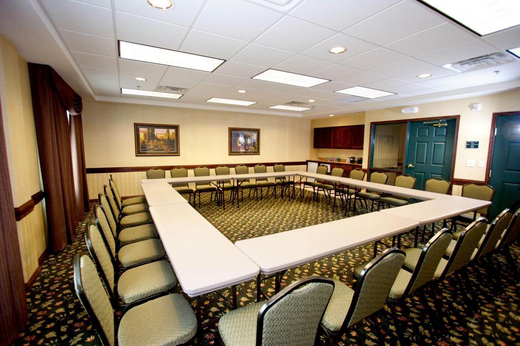 Country Inn & Suites By Radisson, St Cloud East, Mn Saint Cloud Dış mekan fotoğraf